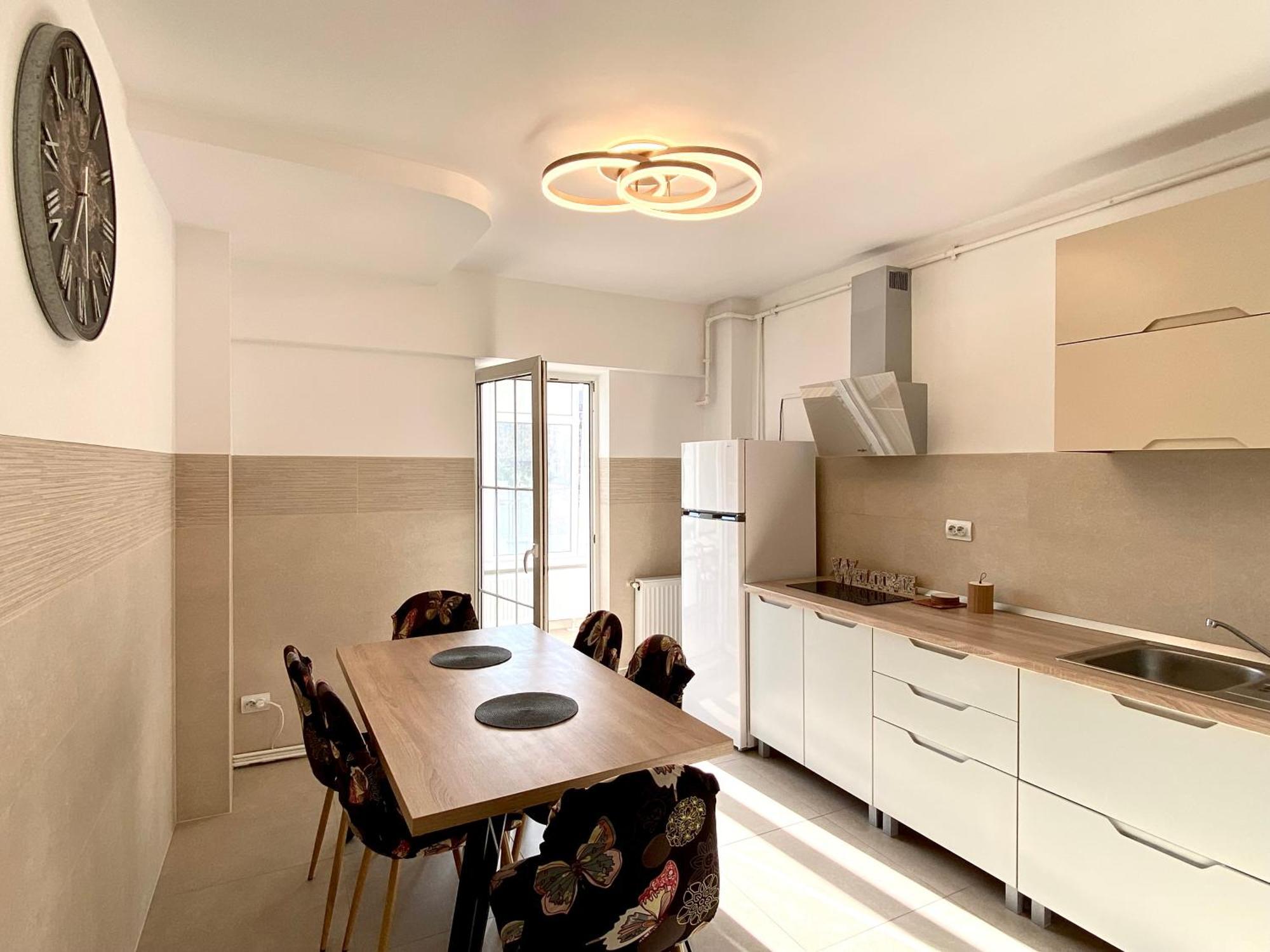 Kronstadt Apartment - Pet Friendly Brasov Luaran gambar